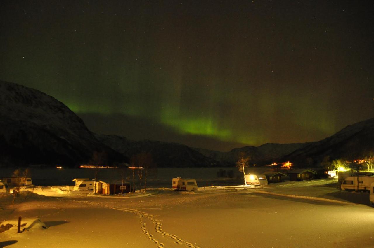 Gullesfjord Camping ภายนอก รูปภาพ